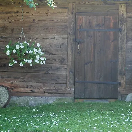Country house Hallikivi Tourist Farm Vennarti